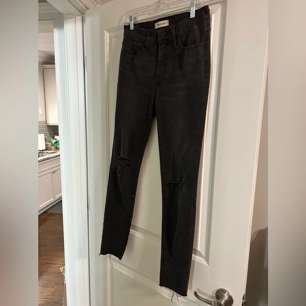 9” Mid Rise Skinny - Excellent condition - Picture 1 of 1